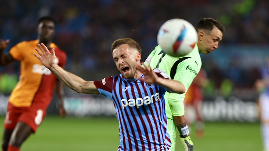 Trendyol Süper Lig'de VAR Kayıtları Açıklandı: Başakşehir, Fenerbahçe, Trabzonspor ve Galatasaray Maçlarındaki Konuşmalar