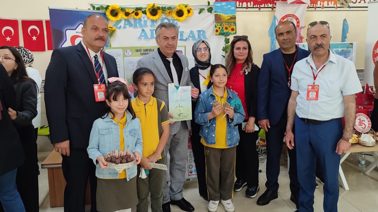 Konya'da Okul Dergileri Fuarı Eğitim Camiasını Bir Araya Getirdi
