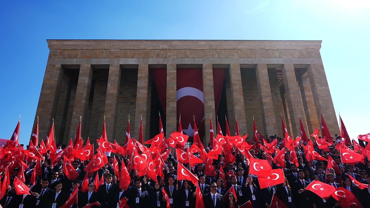 19 Mayıs Atatürkü Anma Gençlik ve Spor Bayramı Coşkuyla Kutlanıyor