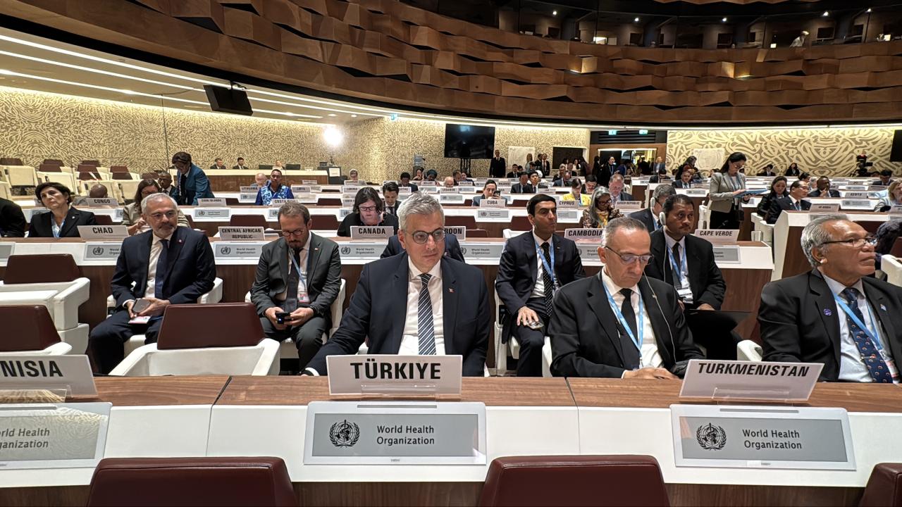 Sağlık Bakanı Memişoğlu, Dünya Sağlık Asamblesi'nde Temaslarda Bulundu