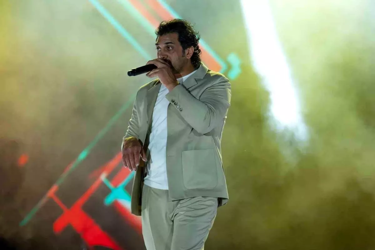 Bayhan Manisa Kültür Yolu Festivali'nde Hayranlarıyla Buluştu