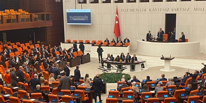 Meclis'te Başkan Vekili Karacaya Tepkiler: Can Atalay Kararı Tartışma Yarattı
