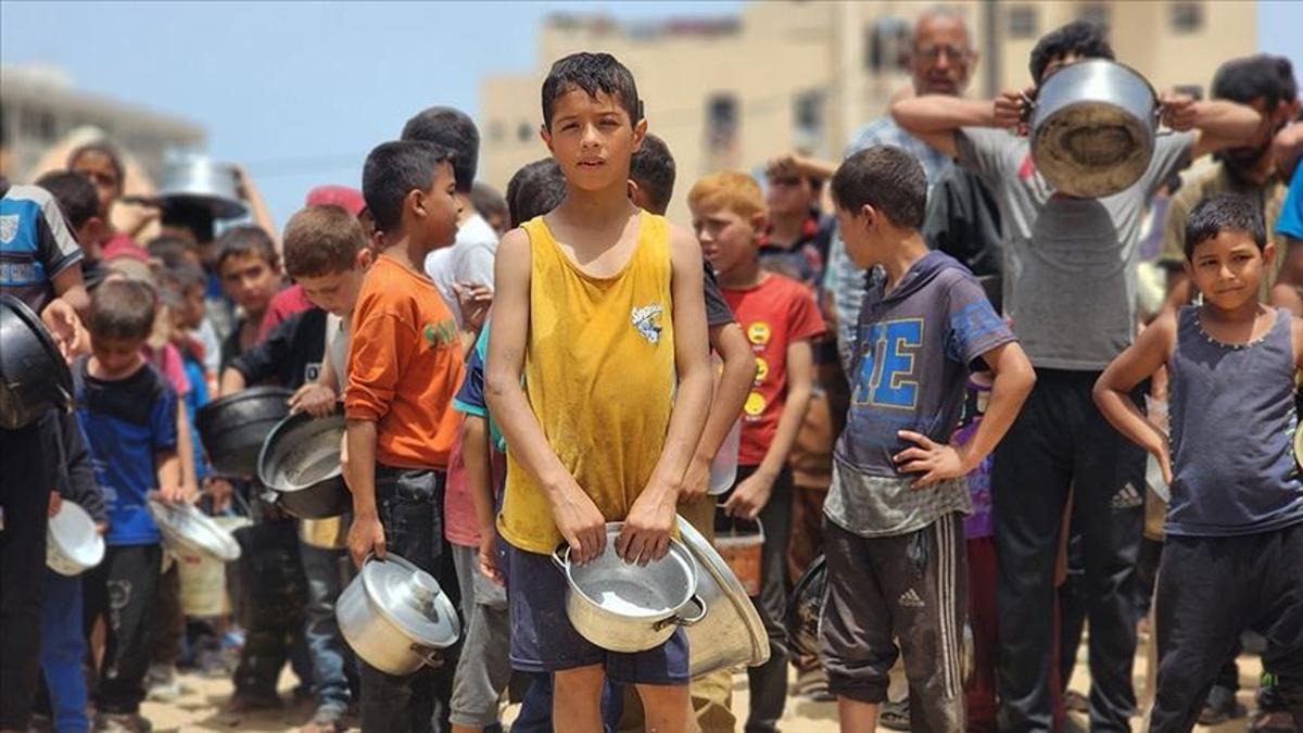 Gazza'da İnsani Kriz Derinleşiyor: 14 Bin Bebek Risk Altında