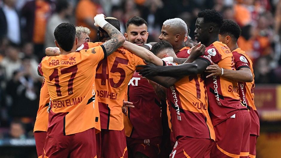 Galatasaraylı Yunus Akgün'ün Golü UEFA Avrupa Ligi'nde Sezonun Golü Seçildi