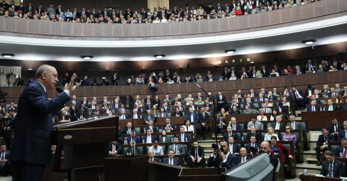 AK Parti TBMM Grubunda Yeni Yönetim İçin Seçim Yapılıyor