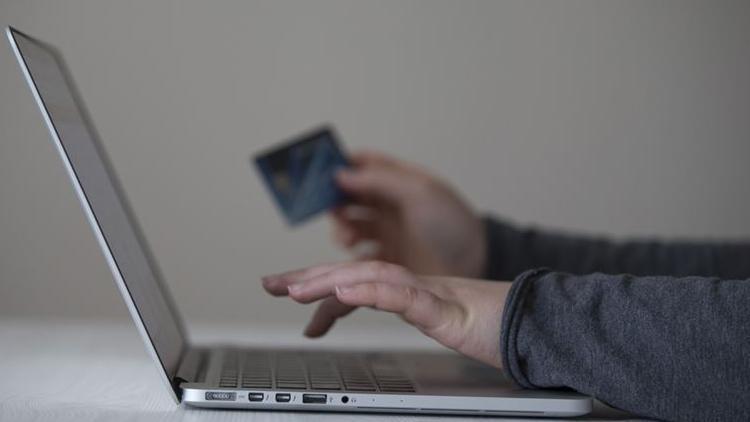 İnternet Alışverişlerinde Kargo Ücreti Dönemi Değişiyor: Tüketici Lehine Yeni Düzenleme Yürürlüğe Giriyor