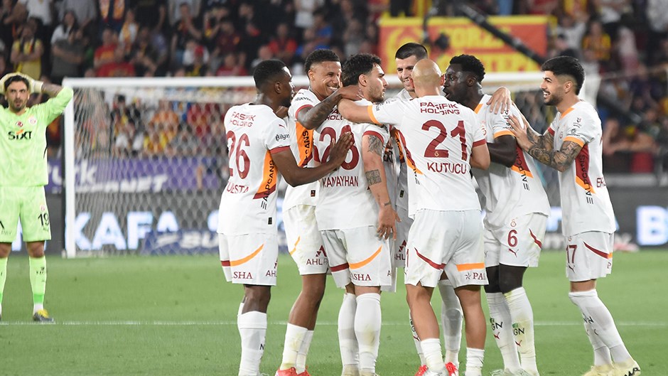 Galatasaray Deplasmanda Göztepe'yi Farklı Mağlup Etti