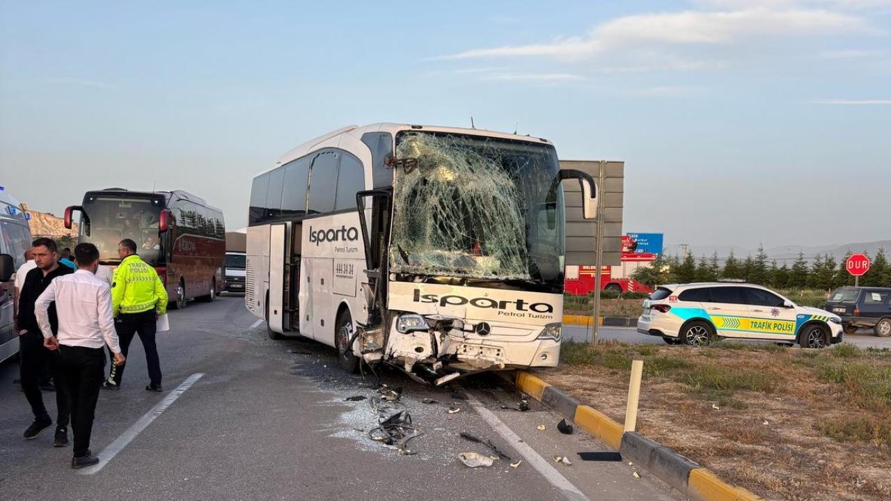 Isparta'da Otobüs Kazası: 28 Yaralı