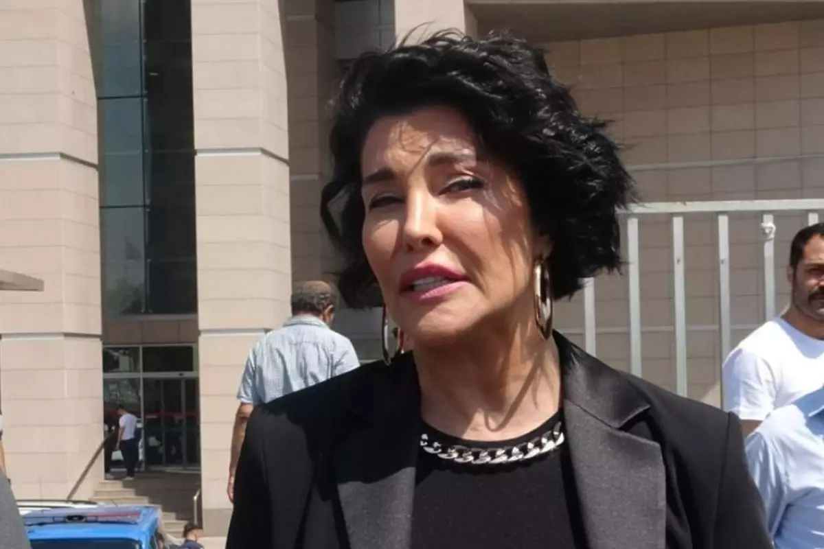Eski Manken Deniz Akkaya'ya Hakaret ve Tehdit Suçlamasıyla Hapis Cezası