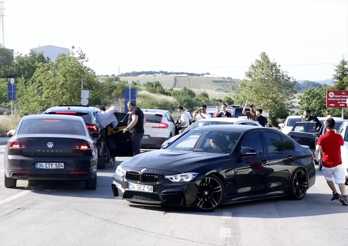 Rap Müzisyeni SBB Uyuşturucu Özendirme Suçlamasıyla Tahliye Edildi