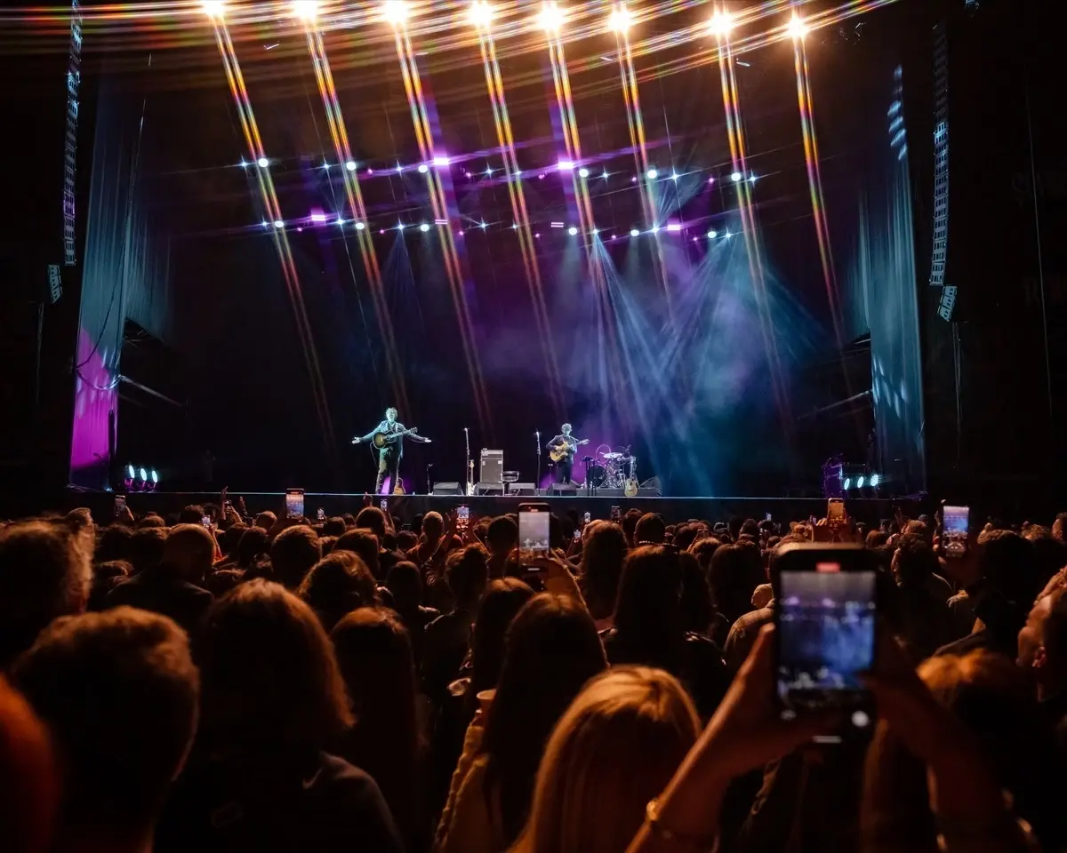 Kings of Convenience İstanbul'da Sahne Aldı: Hayranlar Coştu