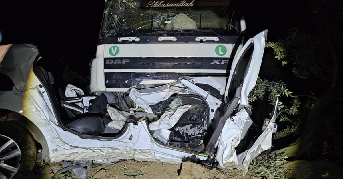 Bursa'da TIR-Otomobil Çarpışması: 1 Ölü, 1 Yaralı