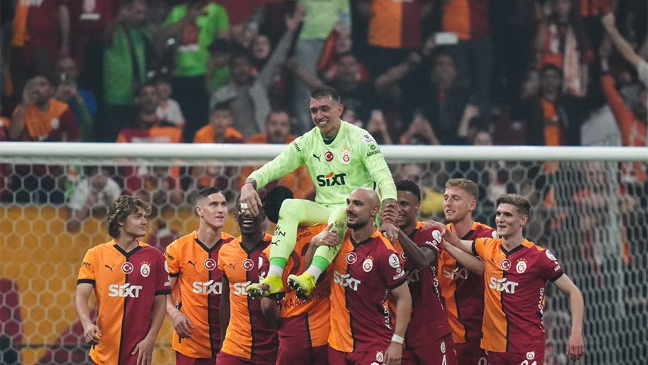 Muslera ve Mertens'e Galatasaray'da Duygusal Veda
