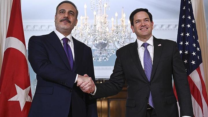 Dışişleri Bakanı Fidan, ABD'li Senatör Rubio ile Rusya-Ukrayna Savaşı ve Bölgesel Gelişmeleri Konuştu