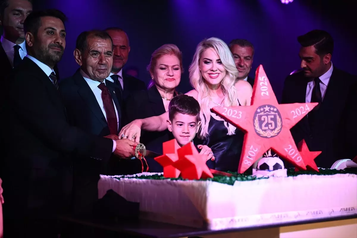 Galatasaray Başkanı Özbek'ten 2026 Şampiyonluk Hedefi Açıklaması