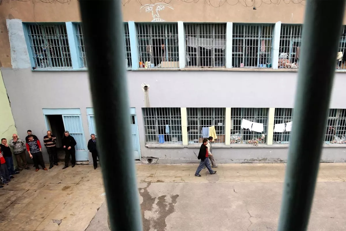 19 Bin 800 Mahkum İçin Tahliye Kapısı Aralandı: İnfaz Paketi Yasalaştı