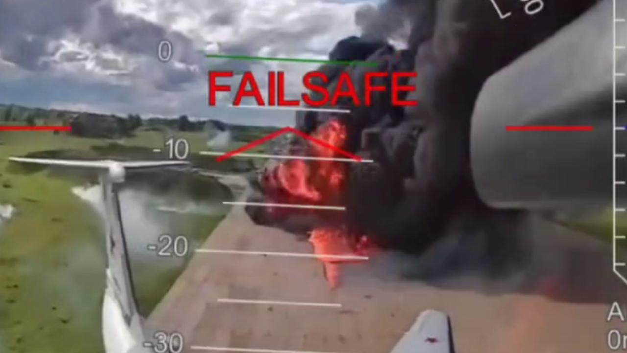 Ukrayna'dan Rus Savaş Uçaklarına Yönelik Dron Saldırısı Görüntüleri