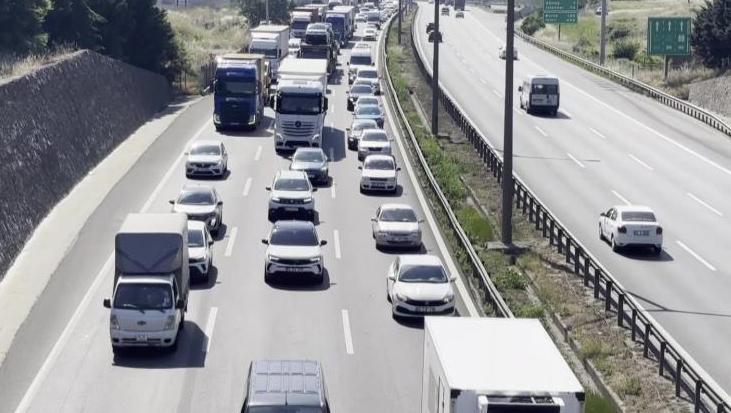 Kurban Bayramı Trafiği Başladı: 43 İl Güzergahında Yoğunluk