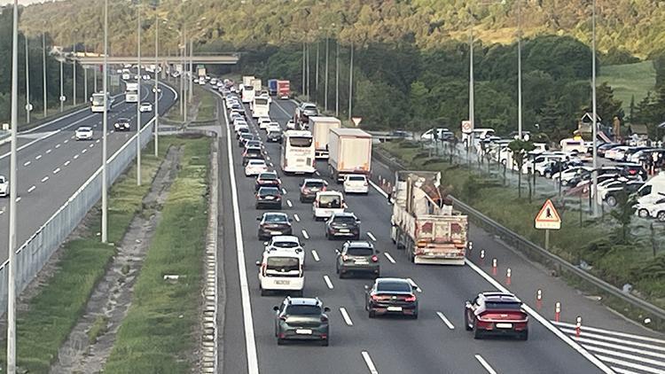 Bayram Trafiği Başladı: Yollarda Yoğunluk Artıyor