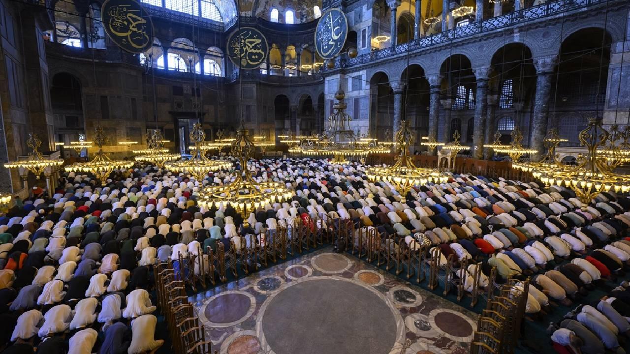 İstanbul Ayasofya-i Kebir Camii Şerifi'nde Kurban Bayramı'nın İlk Cuma Namazı Kılındı