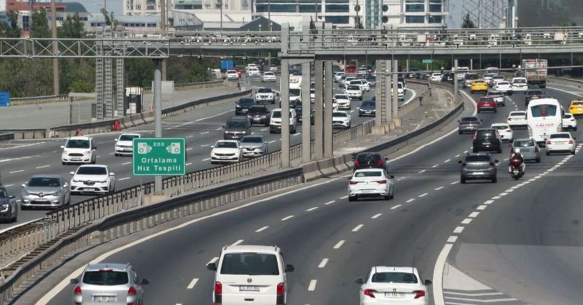 İstanbul'da Bayramdan Dönüşlerle Trafik Yoğunluğu Yüzde 15'e Ulaştı