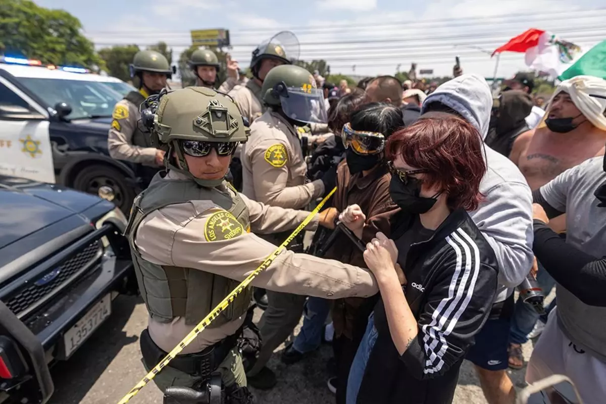 Gavin Newsom, Trump'ı Mahkemeye Verecek: California'da Yasa Kararları