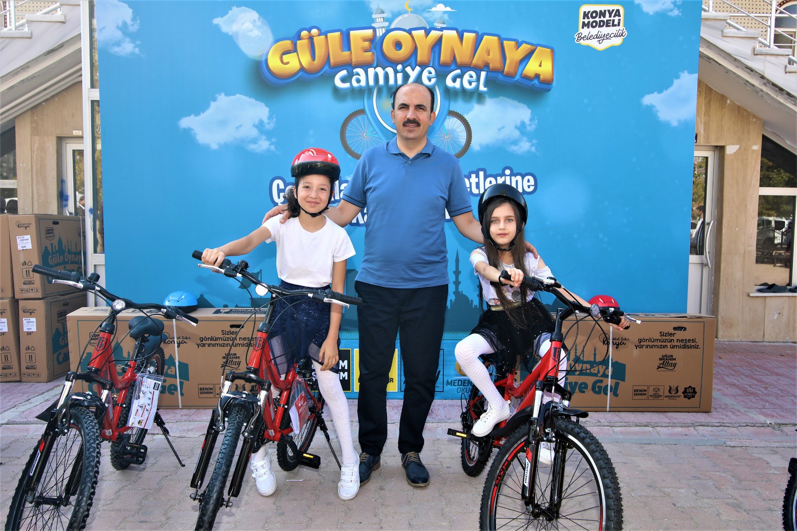 Konya'da Güle Oynaya Camiye Gel Projesi Başlıyor: Çocuklara Bisiklet Hediyesi