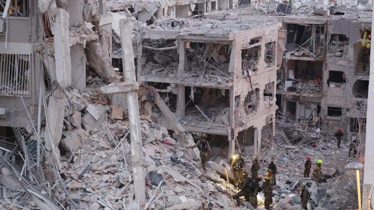 İran-İsrail Gerilimi Tırmanıyor: Dünya Arabulucu Arayışında