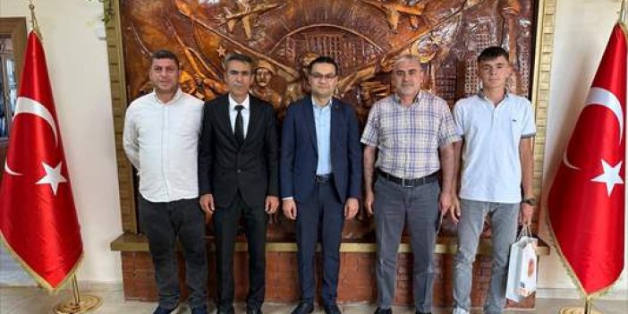 Konya'da Başarılı Öğrenciler Ödüllendirildi: Sarayönü'de Kaymakam Çakmak Tarafından Törende Onurlandırıldı