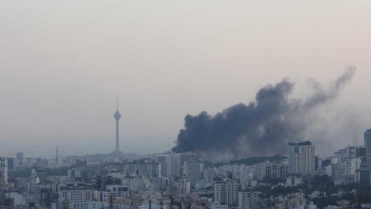 İsrail, İran'a Saldırı Düzenledi: Tahran ve Diğer Bölgeler Hedefte