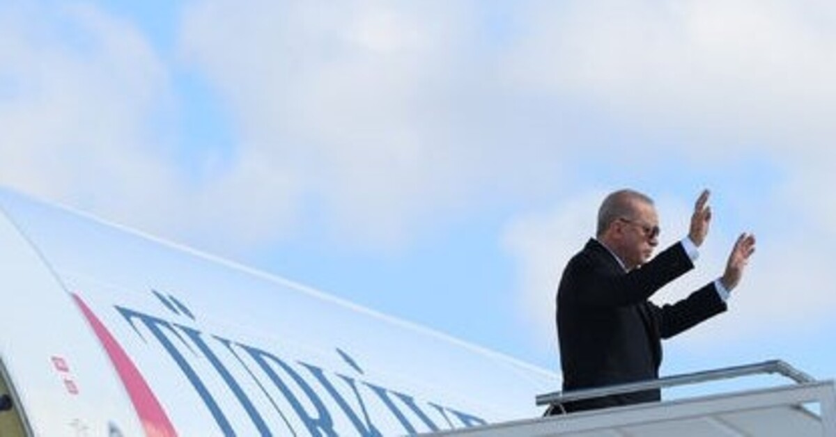 Cumhurbaşkanı Erdoğan Azerbaycan'da Ekonomik İşbirliği Teşkilatı Zirvesi'nde