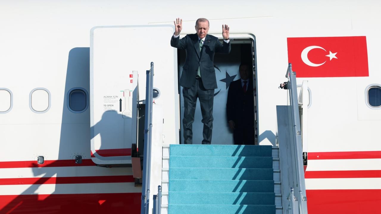 Cumhurbaşkanı Erdoğan Azerbaycan'da Ekonomik İşbirliği Zirvesi'ne Katılıyor