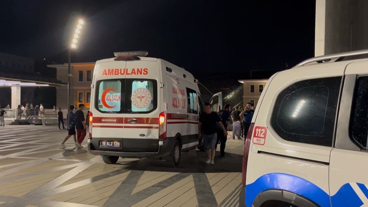 Bursa'da 14 Yaşındaki Kız, Anne ve Kız Kardeşlerini Bıçakladı