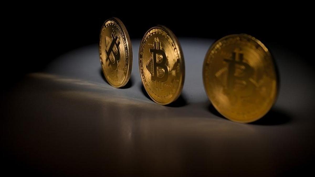 Bitcoin Tarihi Rekor Kırdı: 121 Bin Dolara Ulaştı