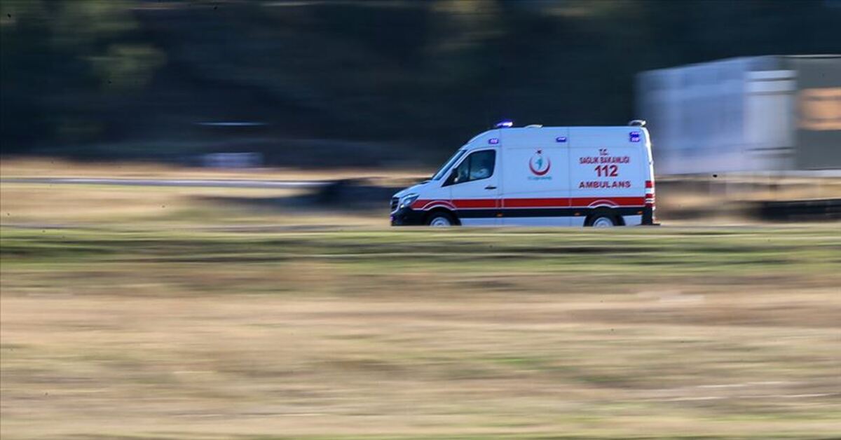 İzmir Dikili'de Denize Atlayan Genç Hayatını Kaybetti