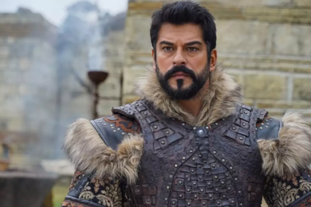 Burak Özçivit Kuruluş Osman'a Veda Etti: Ayrılık Sebebi ve Oyuncunun Açıklamaları