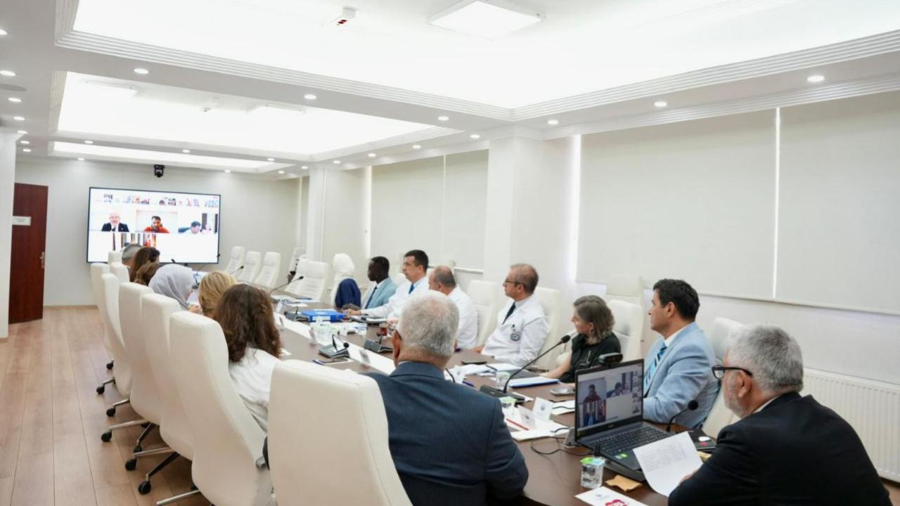 Sağlık Bilimleri Üniversitesi, Şefkat Diplomasisiyle Küresel Sağlık Alanında Öne Çıkıyor