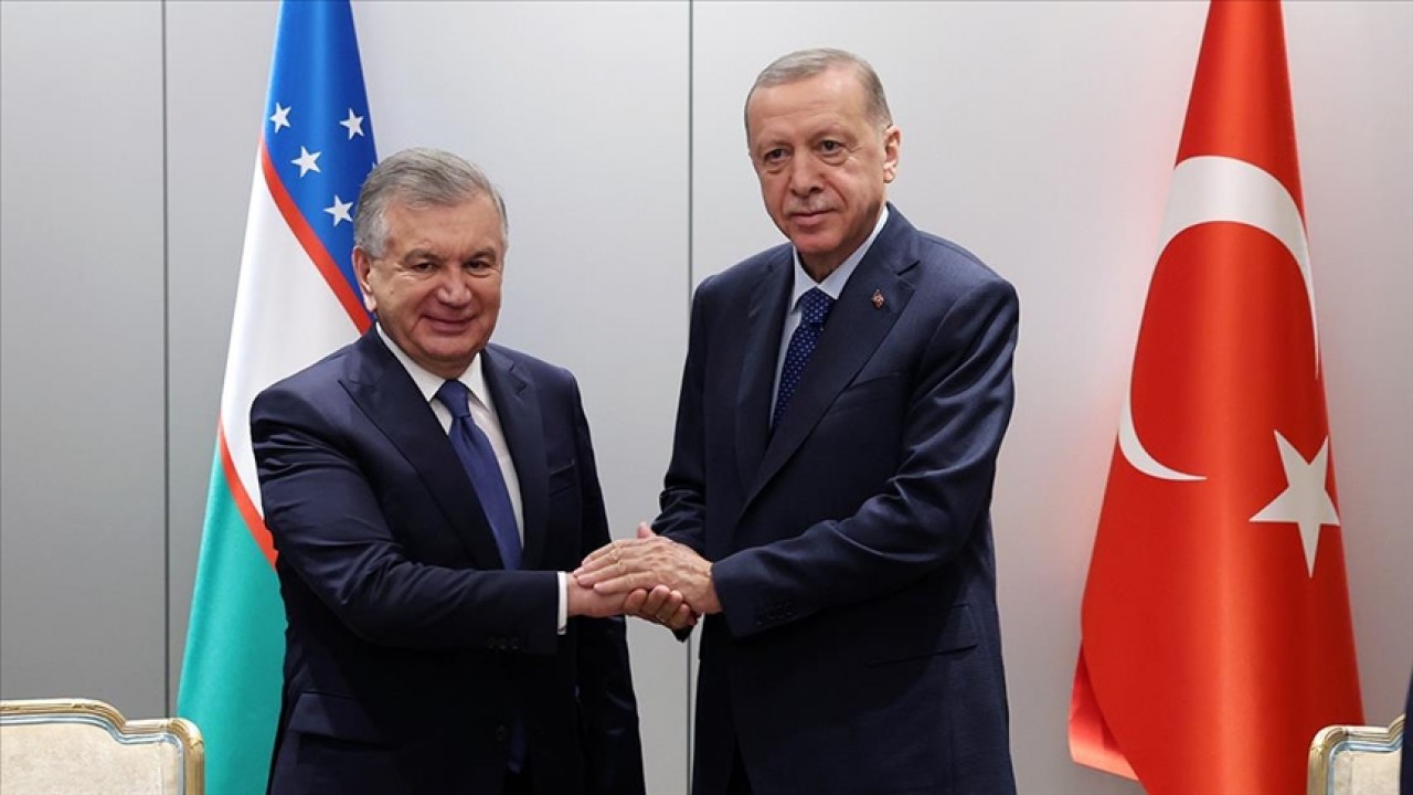Cumhurbaşkanı Erdoğan, Özbekistan Cumhurbaşkanı Mirziyoyev ile Görüştü