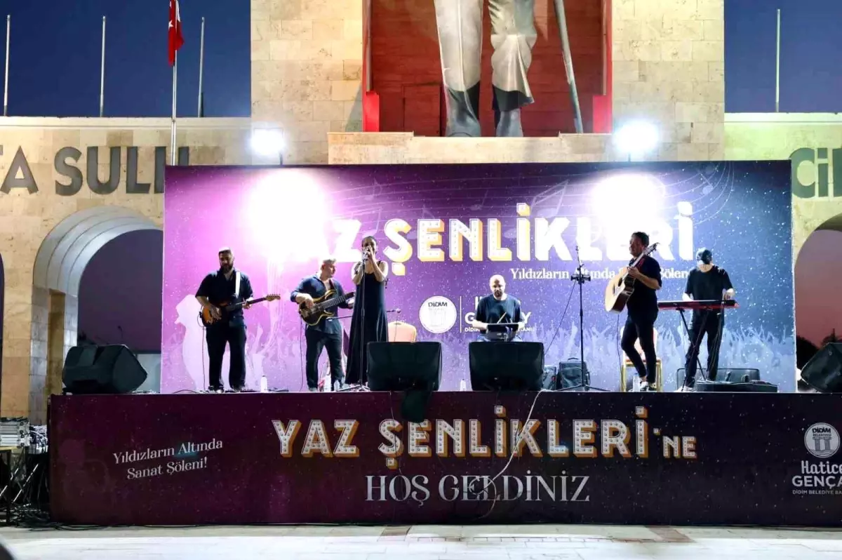 Didim'de Yaz Şenlikleri Coşkuyla Başladı: Yerel Sanatçılar Sahne Aldı